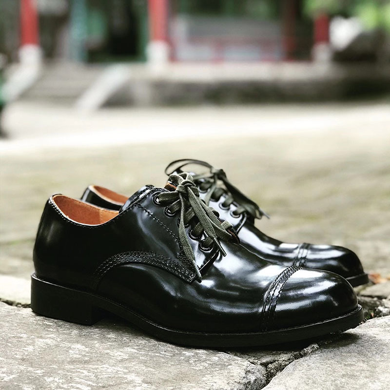 New Retro Military-Style Low-Top Leather Derby Shoes with Shiny Leather and Three-Layer Leather, Low-Top Men's Formal Business Shoes New Retro Military-Style Low-Top Leather Derby Shoes with Shiny Leather and Three-Layer Leather, Low-Top Men's Formal Business Shoes