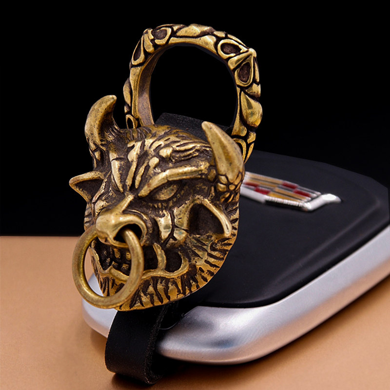 Creative gift leather first layer cowhide car key chain pendant men and women retro personality key chain zodiac tiger ox monkey