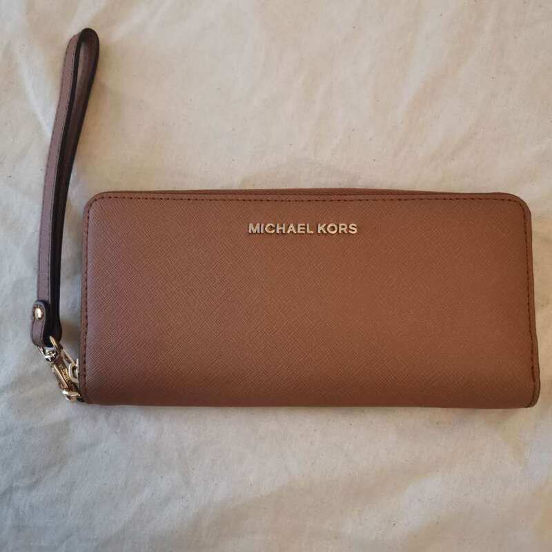 Mk In-Stock Michael Kors Brand New Brown Leather Wallet Clutch Supports Inspection 32S5Gtve9L Mk In-Stock Michael Kors Brand New Brown Leather Wallet Clutch Supports Inspection 32S5Gtve9L
