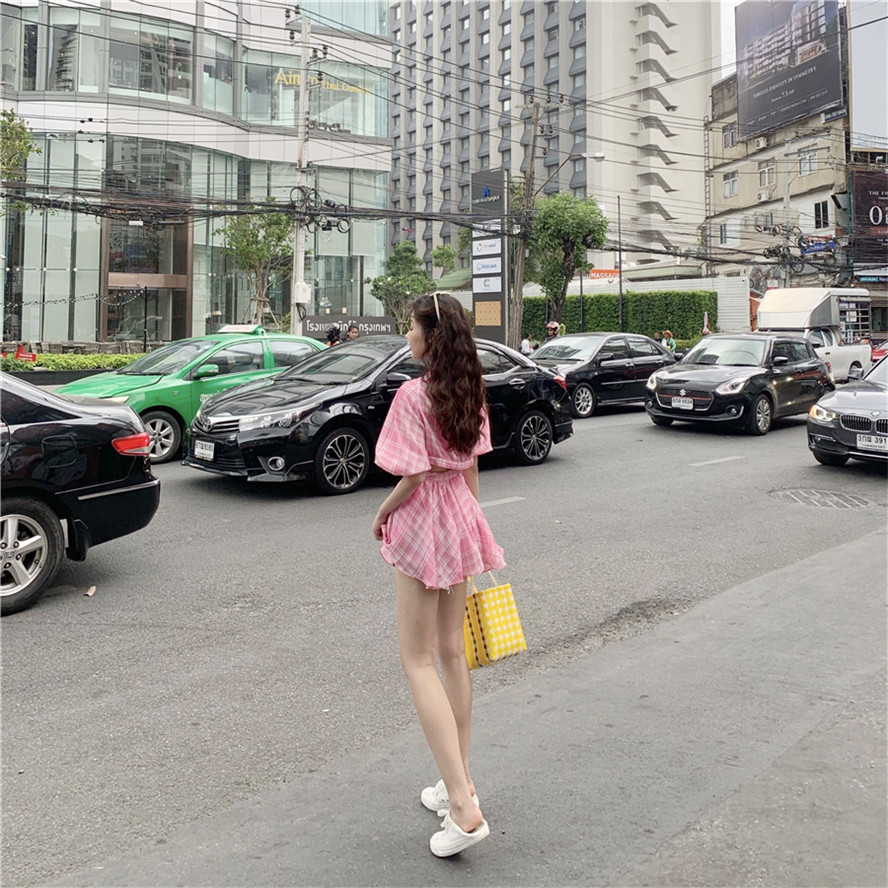 VK旗艦店 韓系格紋泡泡袖慵懶風露腰性感短袖洋裝