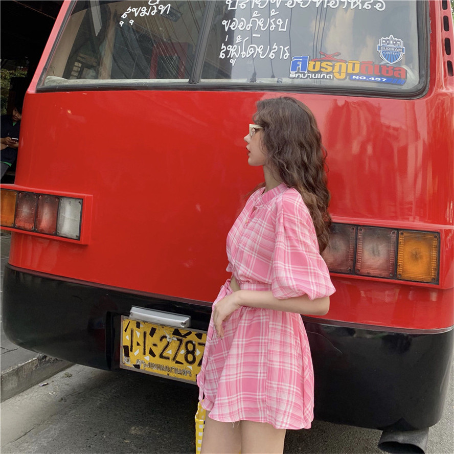 VK旗艦店 韓系格紋泡泡袖慵懶風露腰性感短袖洋裝
