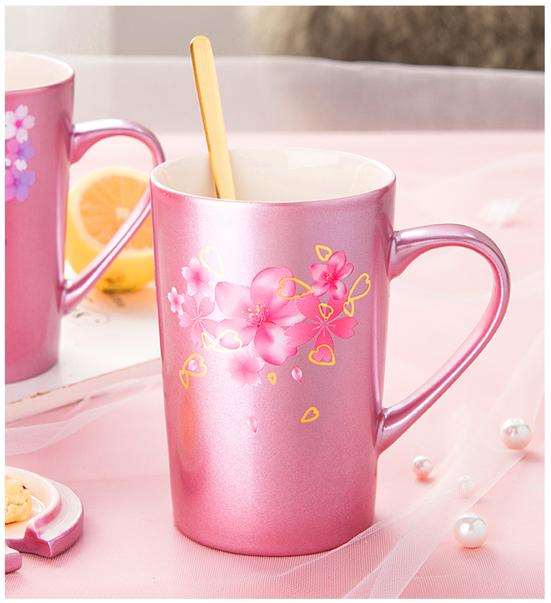 Japanese creative cherry blossom put ceramic cup keller cup express female students with cover spoon coffee cup