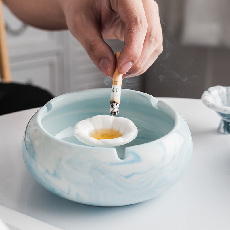 Large ceramic ashtray boreal Europe style household individuality creative trend ashtray gifts for men and women living room office