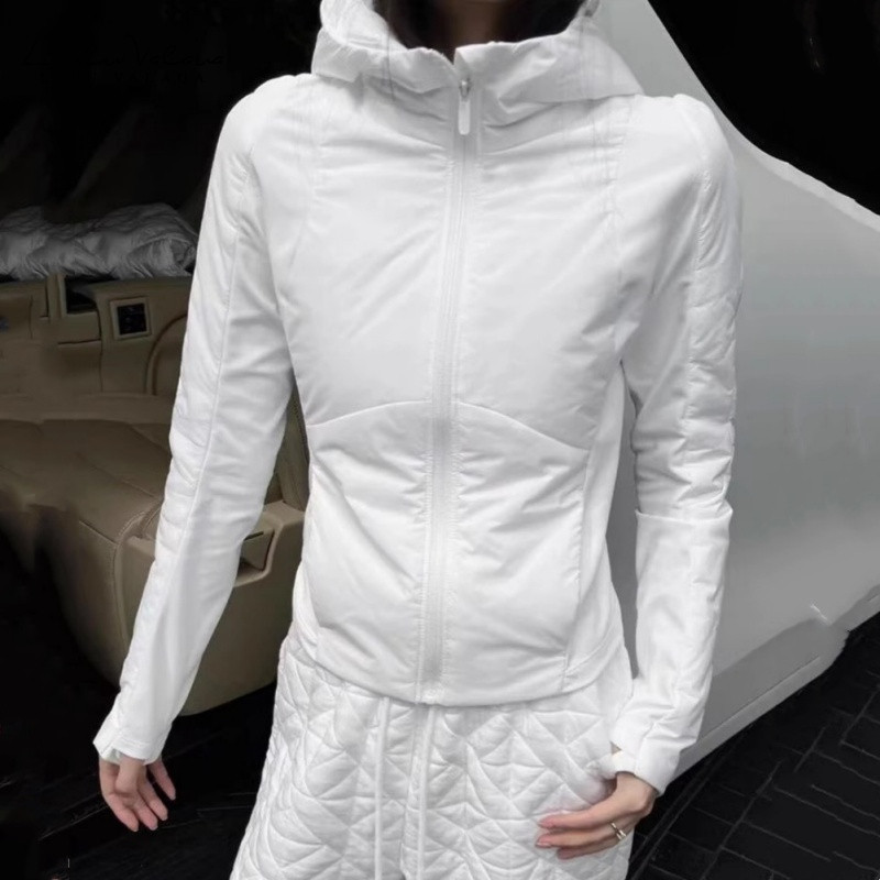 如何挑选一款适合冬季的小个子女性薄棉外套？