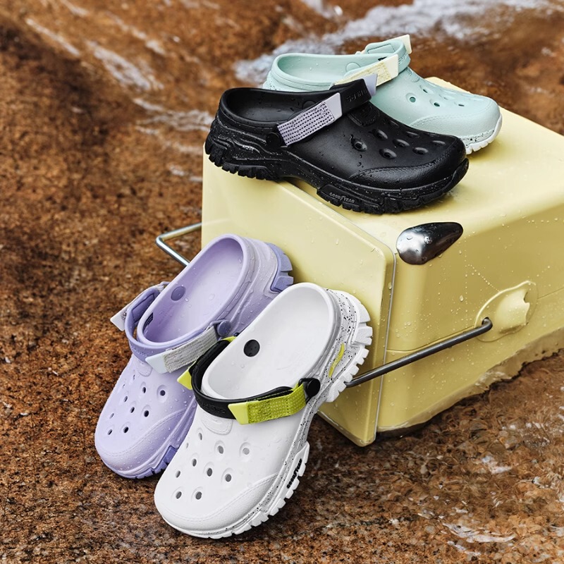 Skechers Hippo Bubble Shoes Summer Women's Shoes Wear-Resistant Outdoor Clogs with a Stepping-On-Feces Feel and Odor-Resistant Slippers