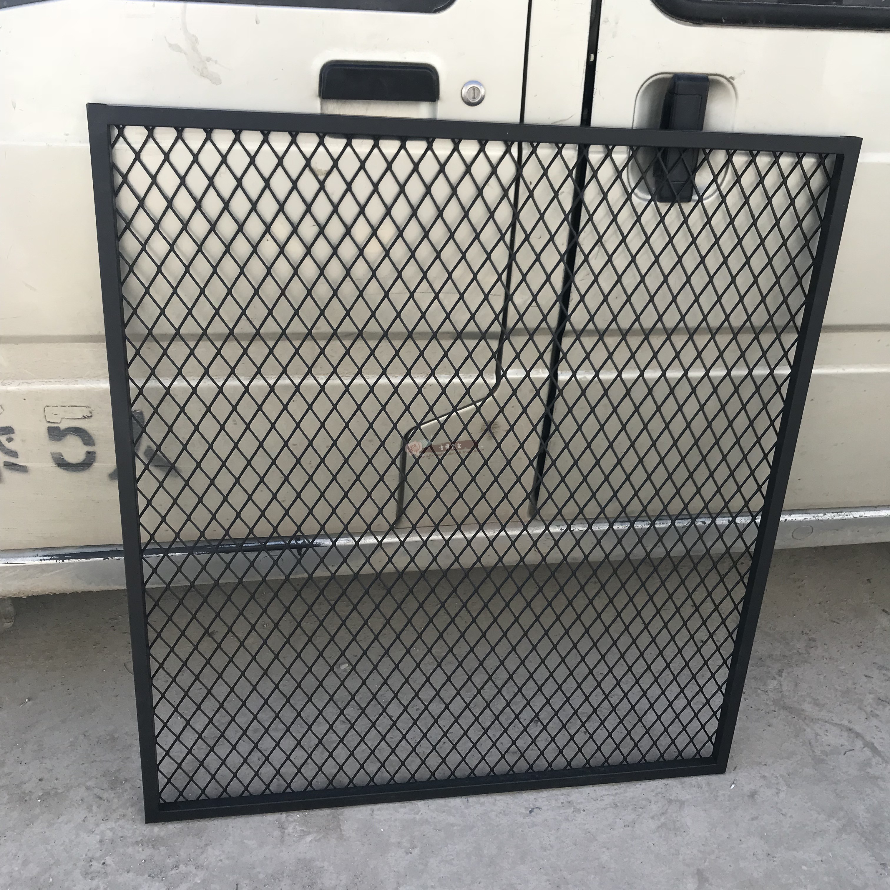 Custom Made Diamond Shaped Grid Mesh Decorative Ceiling Partition Wall Hollow Partition Wall Restaurant Barbed Wire Barbed Wire