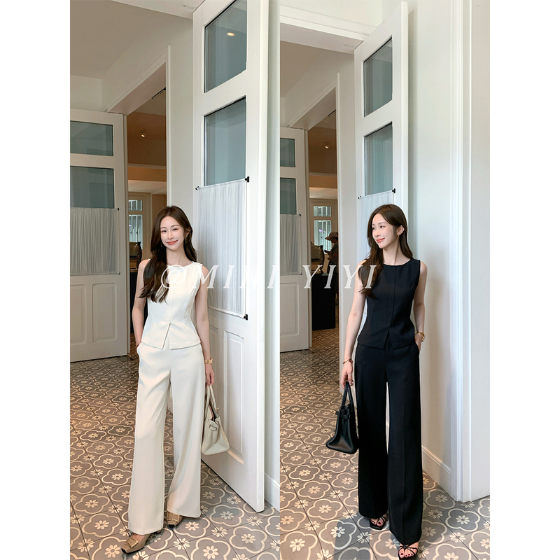 Yiyijia Petite [High-End Ladys] Atmospheric Solid Color Suit for Women, Summer 2026 New Minimalist Two-Piece Set