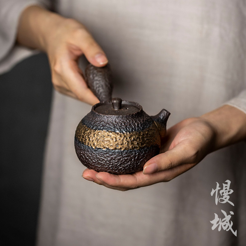 Coarse Pottery Teapot Hand retro tireu Ti-liang pot Kung fu tea with small single pot Anti-scalding home Ceramic Tea Tea Pot side to make pot