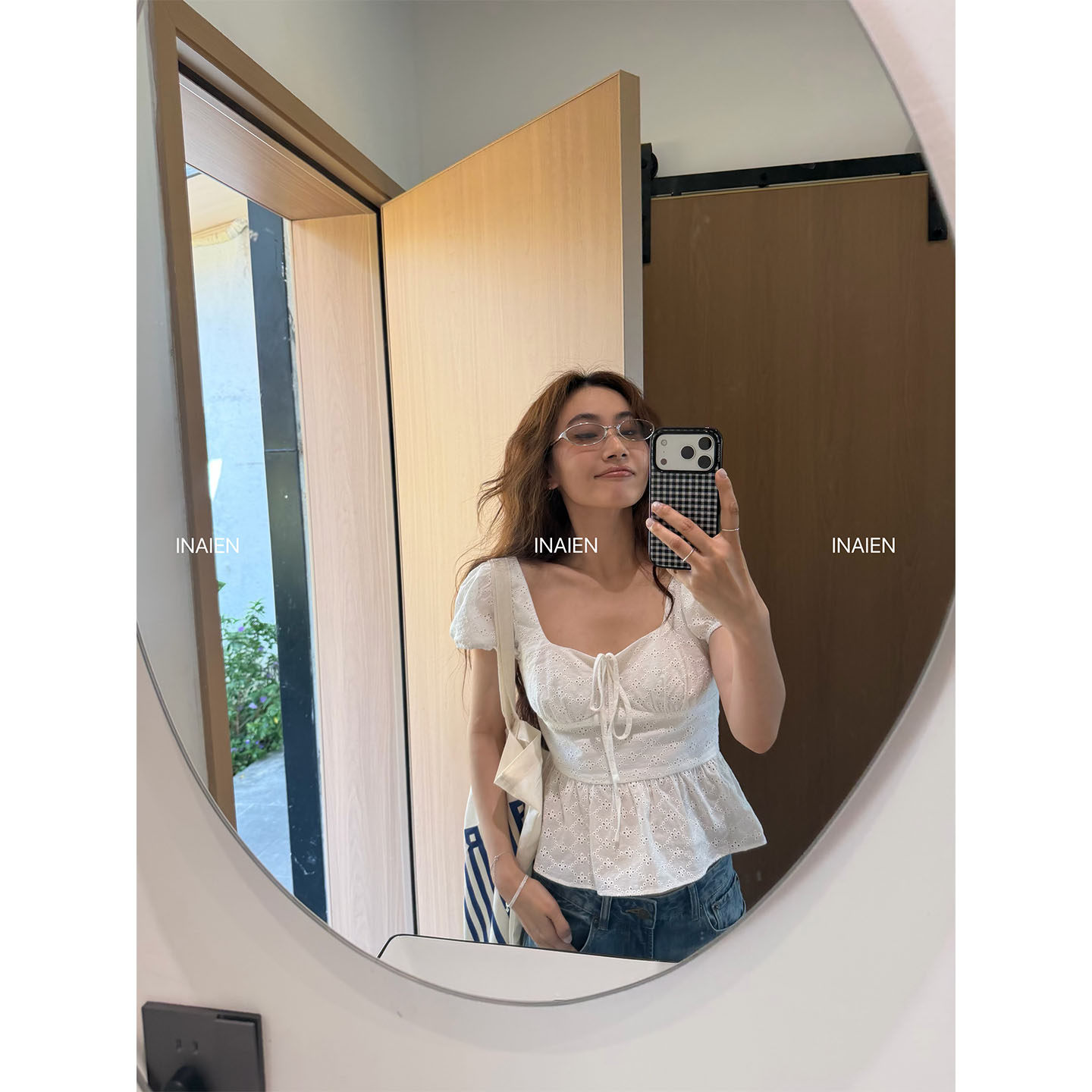 INAIEN笑笑家 блузка с пышными рукавами и вышивкой в цветочек весенняя коллекция 2026