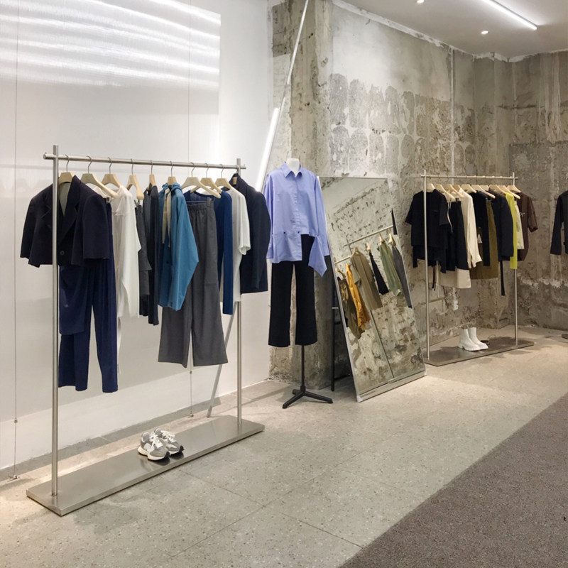 Clothing store display rack floorstand display rack hanging clothes pole side hanging Nakajima simple high-end net red women's clothing store shelves