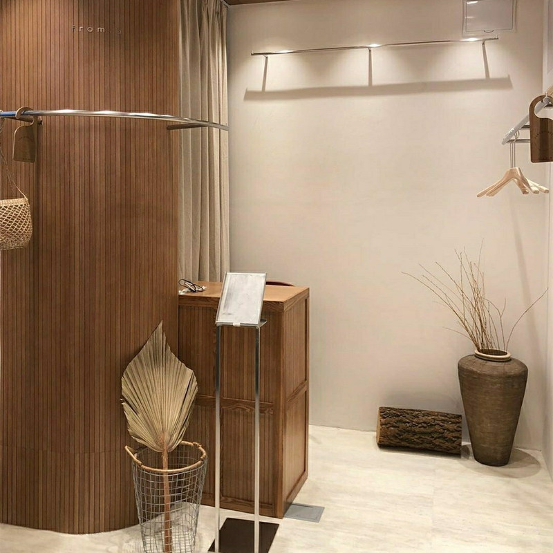 Clothing store hanger display rack Display rack on the wall hanging stainless steel silver clothes rack Women's hanging clothes rod