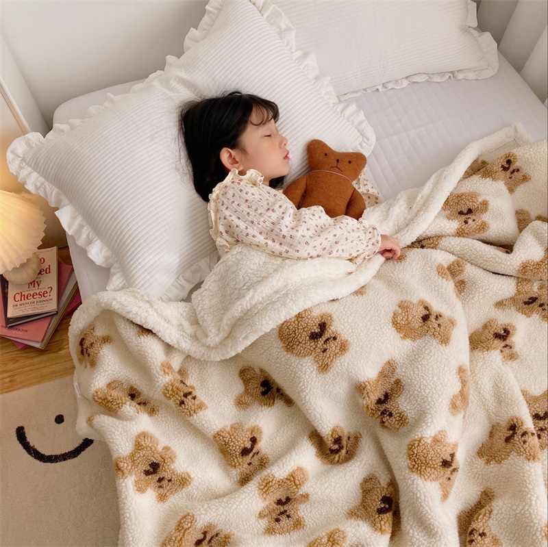 (Fuishan Strawberry) Thickened warm lamb suede small blanket Ins cartoon Winter Leisure cover Blanket Sofa Blanket-Taobao