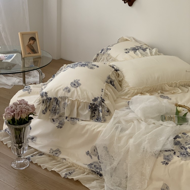 (Toyama Strawberry) Advanced French Retro Rose Cotton Four-piece Set Cotton Korean Lotus Leaf Lace Sheet