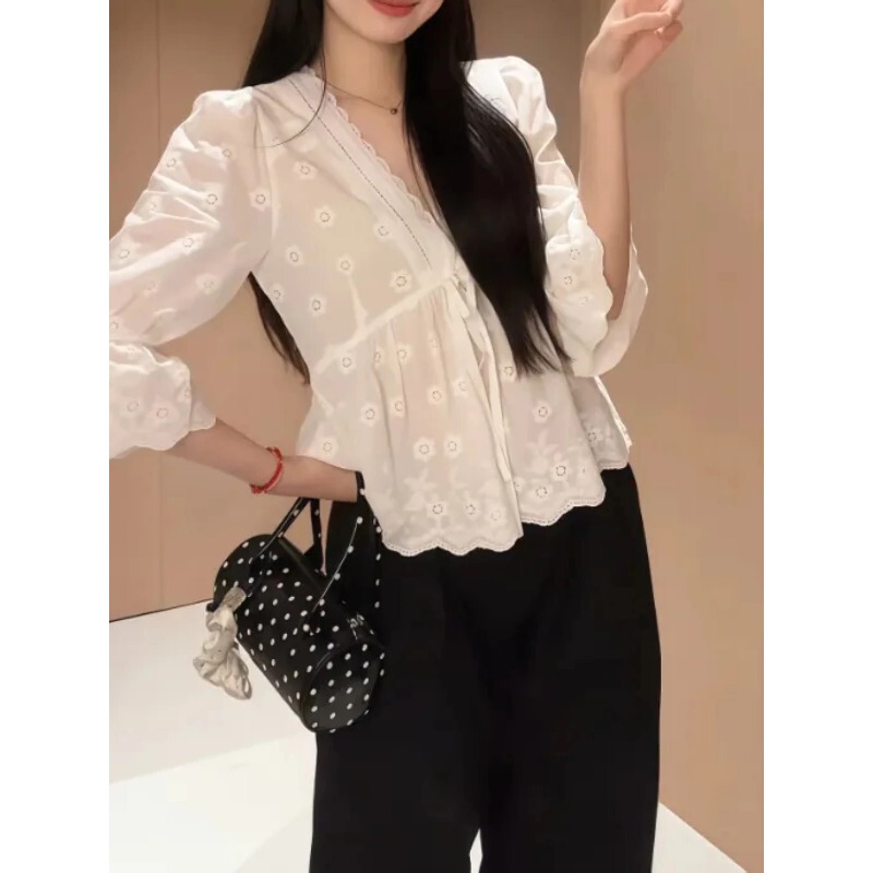 Plus Size Women's Unique and Beautiful White Embroidered Lace V-Neck Shirt, New Summer Style, Pure and Beautiful Top