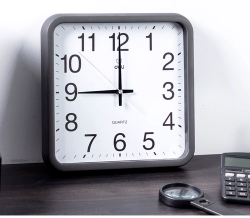 Deli 8832 часы настенные часы гостиная круглая творческие часы висеть простые современные дома безмолвные электроники