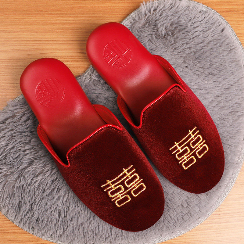 Good things come in pairs, wedding slippers, newlyweds, weddings, festive gifts, wedding couples, a pair of brides, red sandals