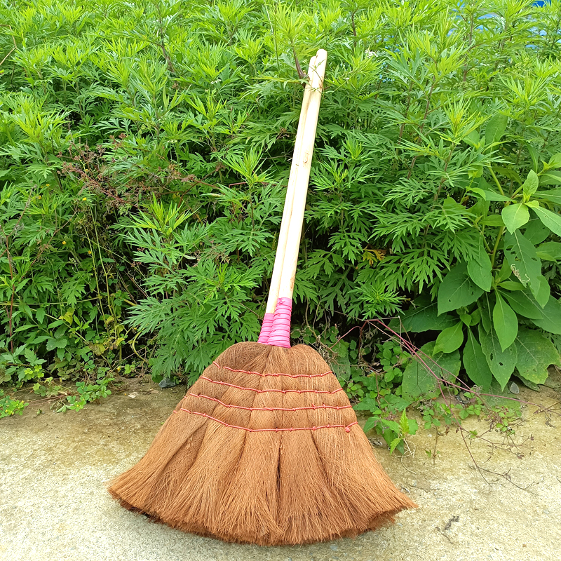 Natural brown silk broom Pure handmade brown broom High quality mane broom thickened creative household courtyard balcony cleaning
