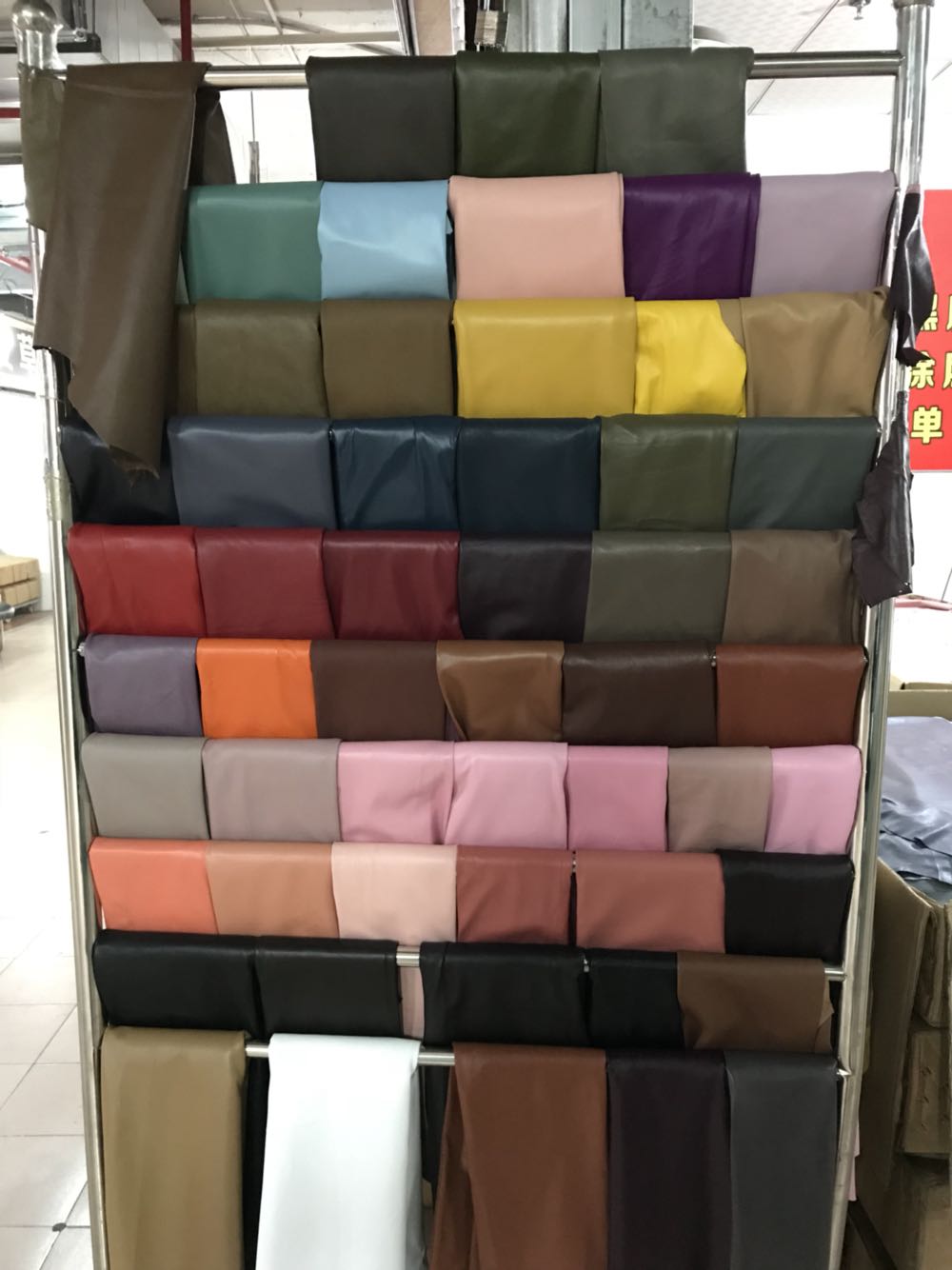 Xưởng may quần áo da để đảm nhận việc hỗ trợ nhà máy may da nam và nữ để lập bản đồ tùy chỉnh vest da PU áo da nữ zara