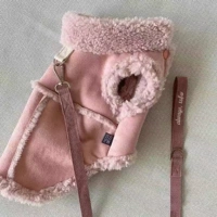 Брендовый розовый жилет