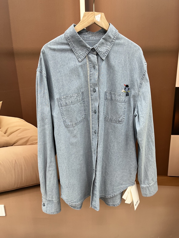 Ms. Li 0608 Does Not Accept Returns or Exchanges of Shirts Ms. Li 0608 Does Not Accept Returns or Exchanges of Shirts