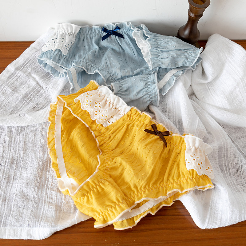 Underwear female cute mid-waist cotton breathable student girl temperament lotus leaf flying sweet bow triangle fat mm