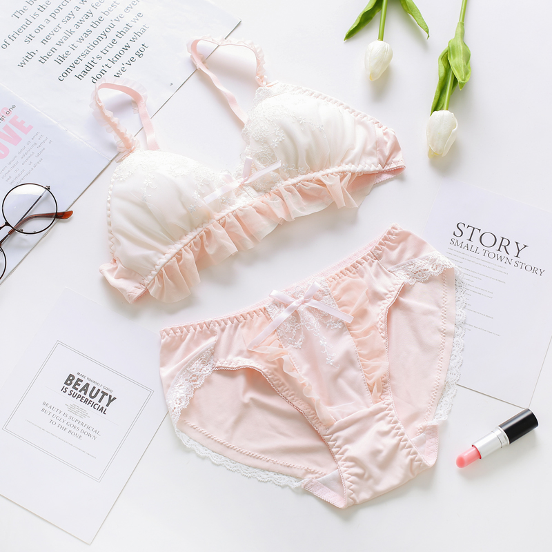 Cute Triangle Cup Lingerie Suit No Steel Ring Embroidered Girl Hearts Comfort Sleeping Cotton sweet and beautiful bra small breasts