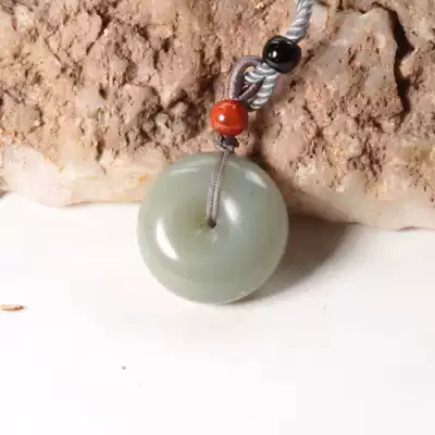 Dialect enterprise boutique 88 yuan Xinjiang and the end of the material green and white jade safe buckle couples to send baby birthday gift A