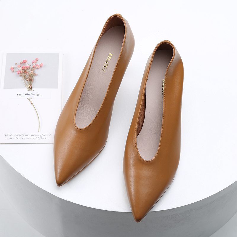 Sky heel grandma shoes 2023 retro - yard small yard V - mouth authentic tip witch shoes high heels