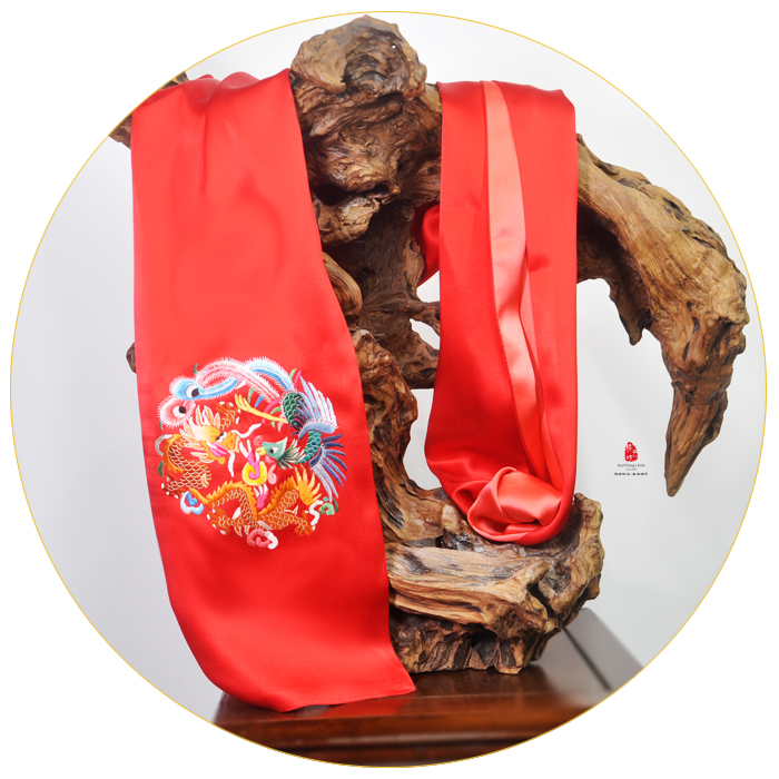 Shu embroidered mulberry silk Longfeng with an auspicious scarf hand embroidered wedding gift foreign gift giving old foreign