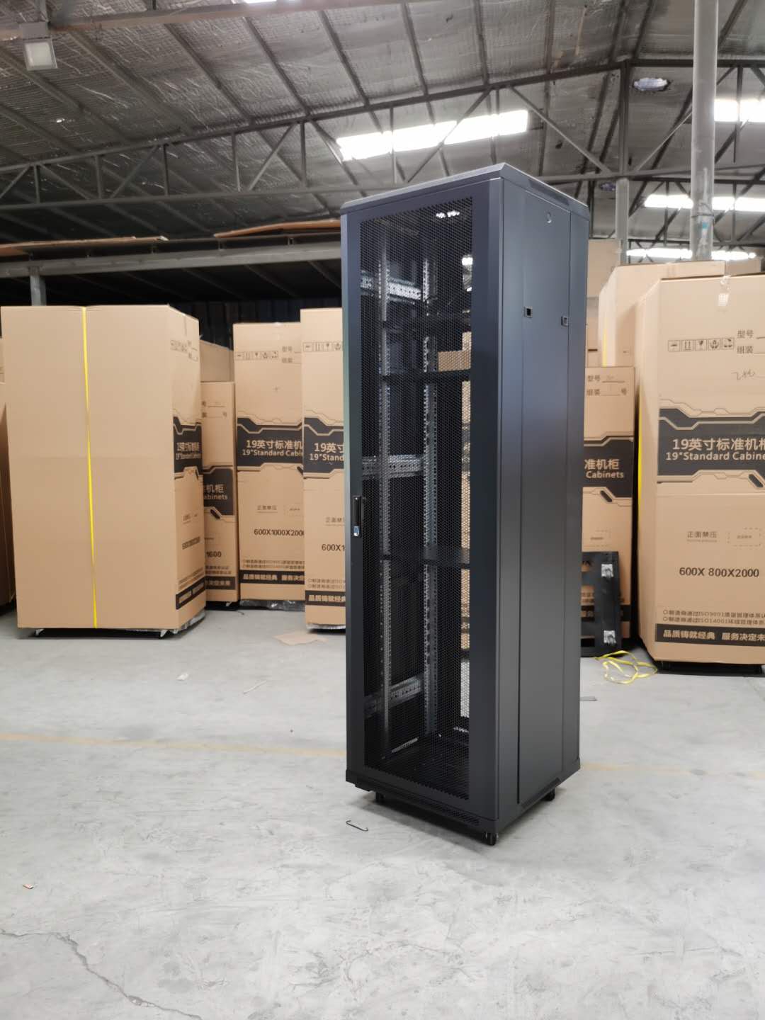 Cabinet 2 m 42u Standard 19 "Thickened Network Switch Cabinet Monitoring Security Cabinet Wuhan, Hubei