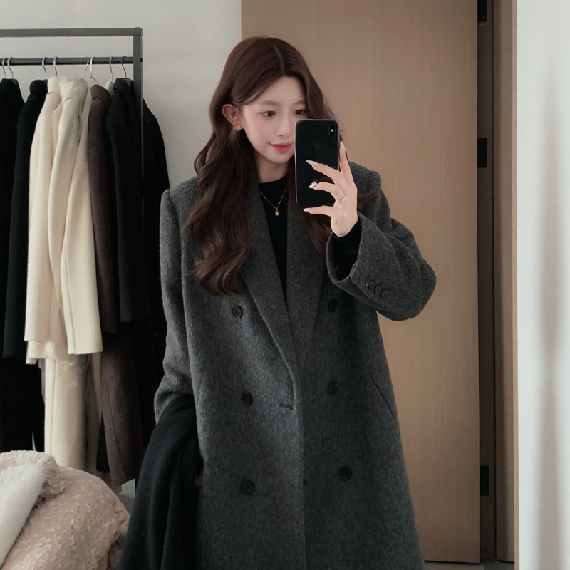 Gray Shoulder-Length Wool Coat for Women 2025 New Mid-Length Woolen Coat with a High-End Feel and Thickened Woolen Fabric for Deep Winter