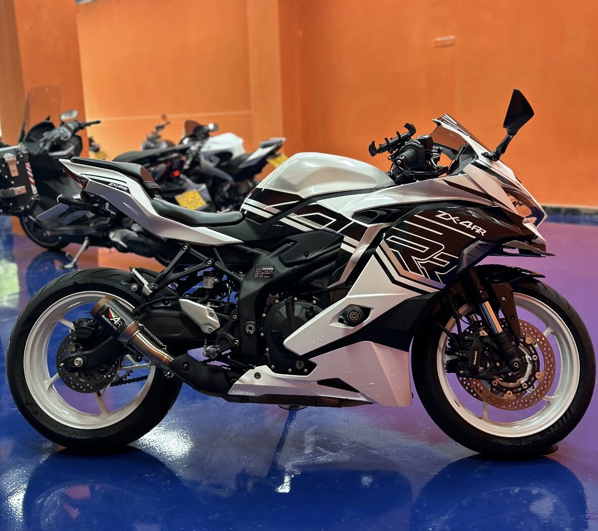Kawasaki zx-4r/zx-4rr/zx25r 19-24 full fairing kit: transform your