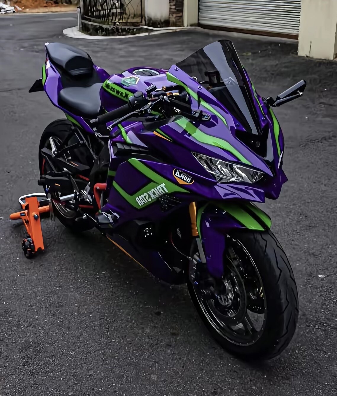 让您的摩托车变身赛道猛兽！ 🏎️