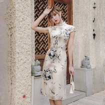 Silk cheongsam 2021 new young girl modified dress noble temperament Chinese style Republic of China women