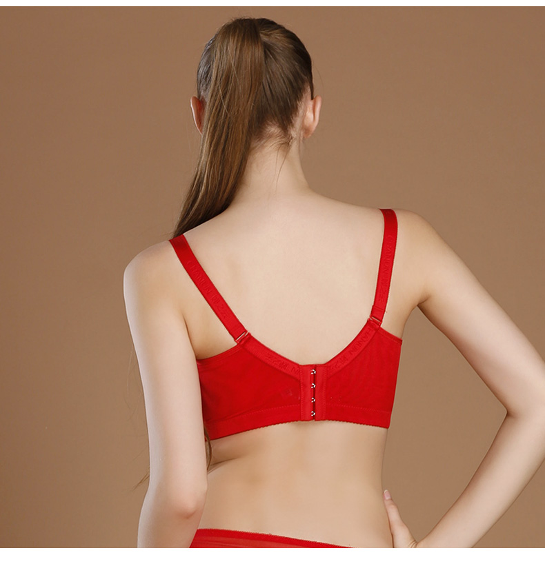 之 Người mẫu mảnh khảnh áo ngực cúp ngực lớn áo ngực điều chỉnh áo ngực thoải mái thoáng khí áo ngực thoải mái áo lót học sinh