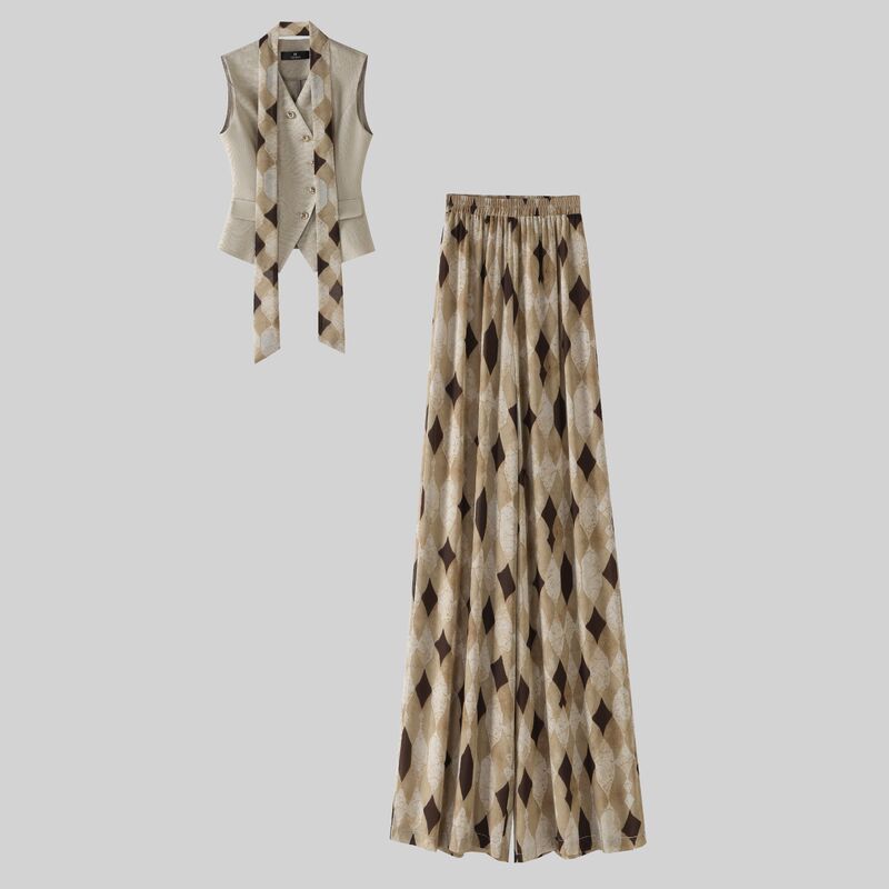 2804 New Summer Fashion High-Waisted Slimming Sleeveless Top and Wide-Leg Pants Suit for Women (Comes with a Ribbon) 2804 New Summer Fashion High-Waisted Slimming Sleeveless Top and Wide-Leg Pants Suit for Women (Comes with a Ribbon)