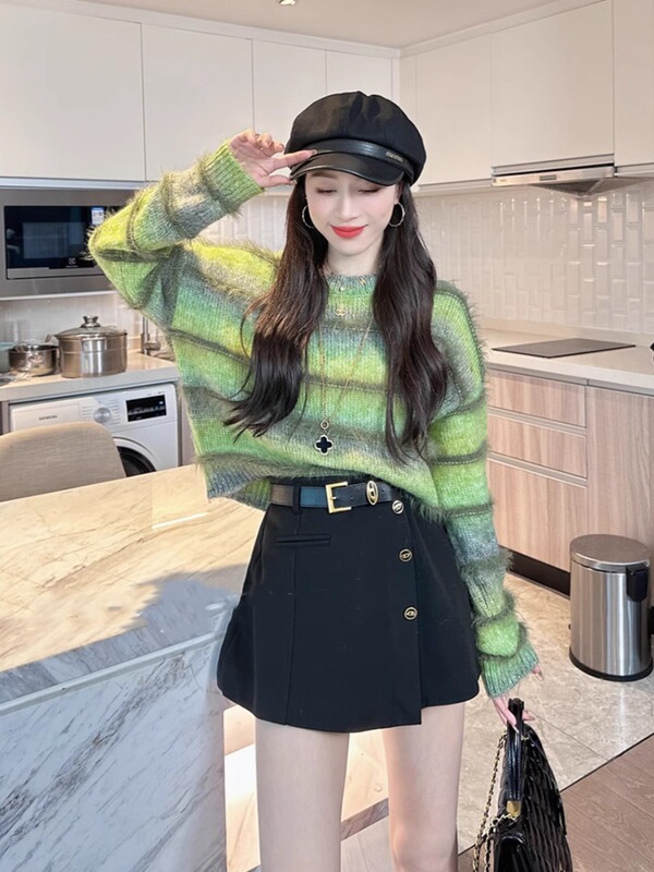 Gradient Color-Blocked Striped Short Sweater for Women, Autumn and Winter 2023 New Style, Pullover, Loose, Lazy Style Knit Top