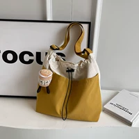 Белый с подвесным пятном из желтого ремня в течение 24 часов за секунды