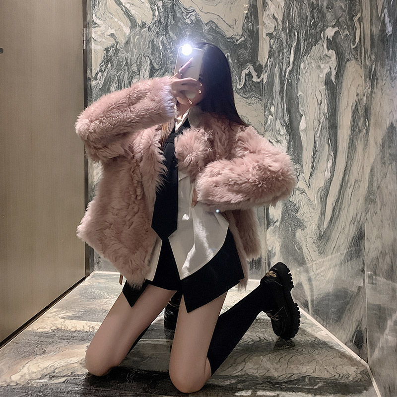 2022 - A long young fur coat for a fur coat in Haining Tuscan