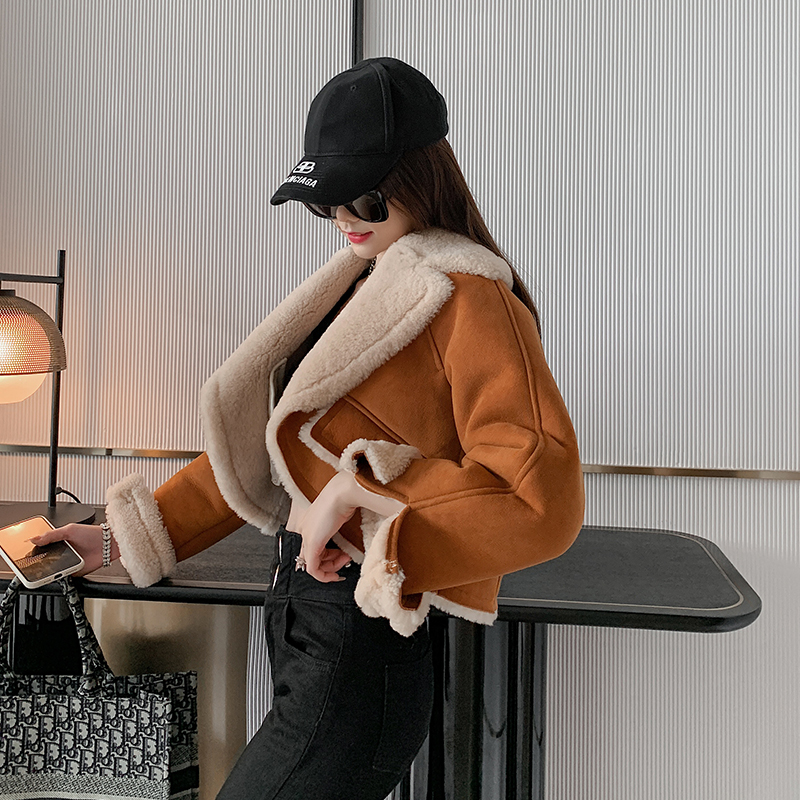 2022 autumn and winter new style Xiaoxiang merino leather and fur coat women's short lamb fur sheep shearling