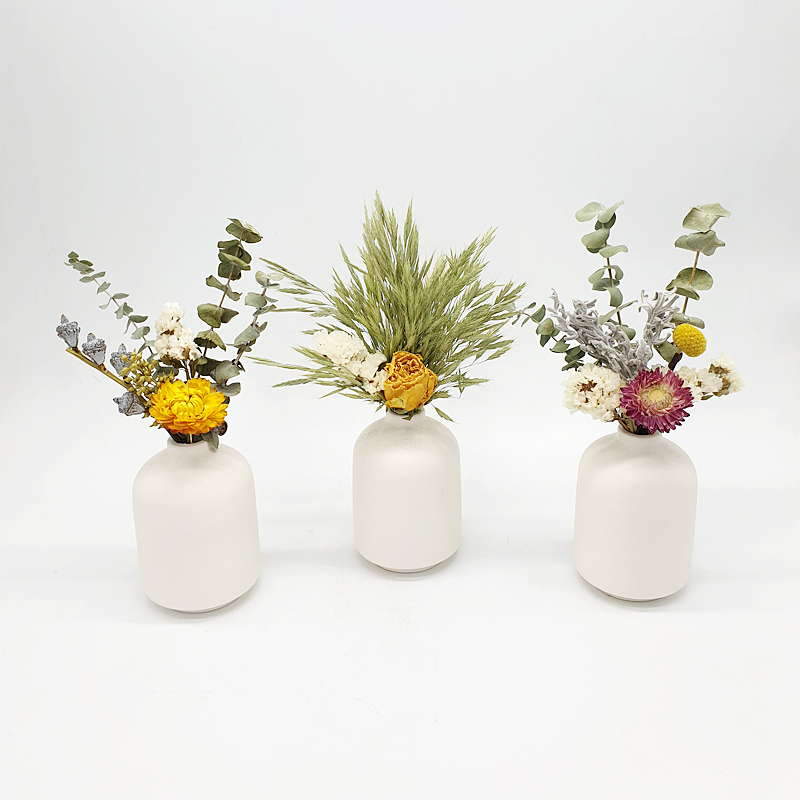 Dry Flower Small Bouquet Rose Ugali Leaf Full of Star Nordic Home Decorative Pendulum with Tabletop Ins Mini ceramics