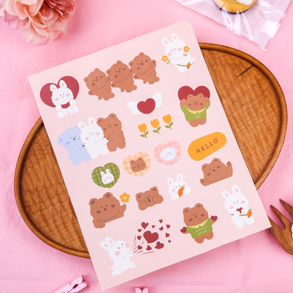 End of the Dragon Boat Festival baking packaging box cake adhesive seal to customize South Korean hand painted cartoon loving little bear stickers