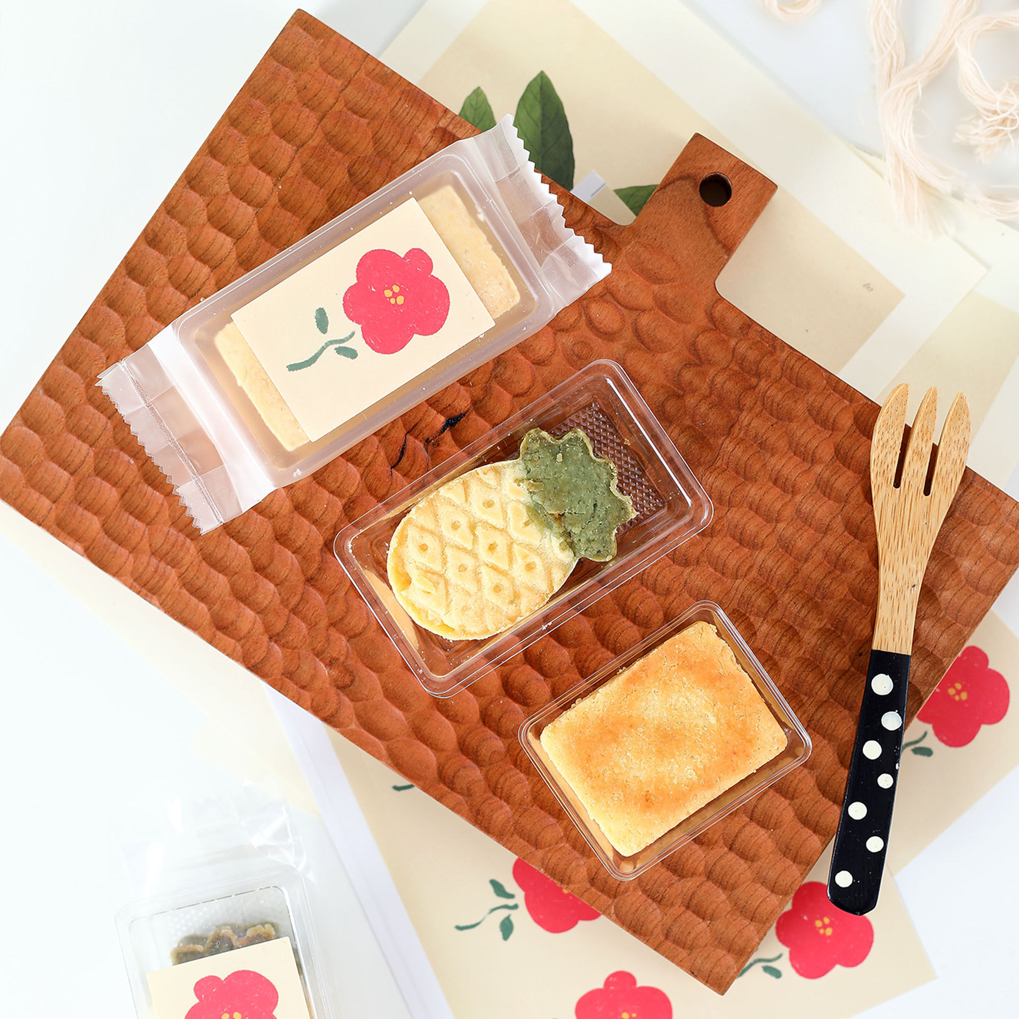 Mid-autumn festival baking room temperature packaging pineapple crisp mung bean cake bottom support ox Zha crisp packaging box thickened transparent plastic support