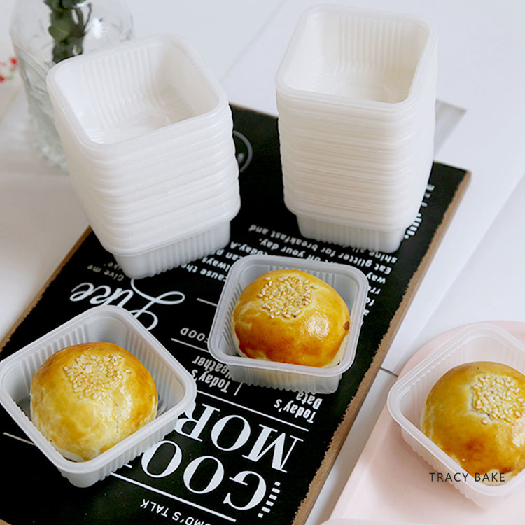 Baking packaging thickened PP material inside the snow Mei Niang egg yolk crisp mooncake 50g 63-80g box bottom support