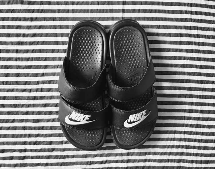 Dép Nike Nike quai đôi nam và nữ màu đen và trắng hook móc móc chữ cái 819717 4323880 - Dép thể thao