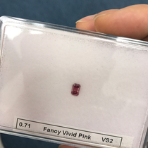 Color diamond Pink diamond emerald shape 71 points Fcncy Vivid Pink color pure powder VS2 clarity GIA certificate
