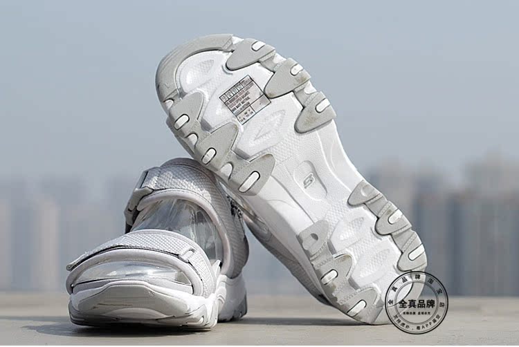 SKECHERS nữ mùa hè giải trí thể thao ngoài trời giày gấu trúc ladies ma thuật dán đáy dày dép bãi biển 88888160 dép bitis nam quai hậu