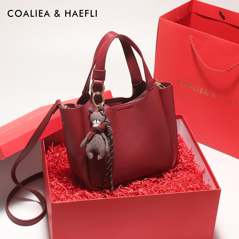 Hong Kong Brand Everyday-Use Red Bridal Wedding Bag for Women, Niche Design Handbag, High-End Crossbody Bag