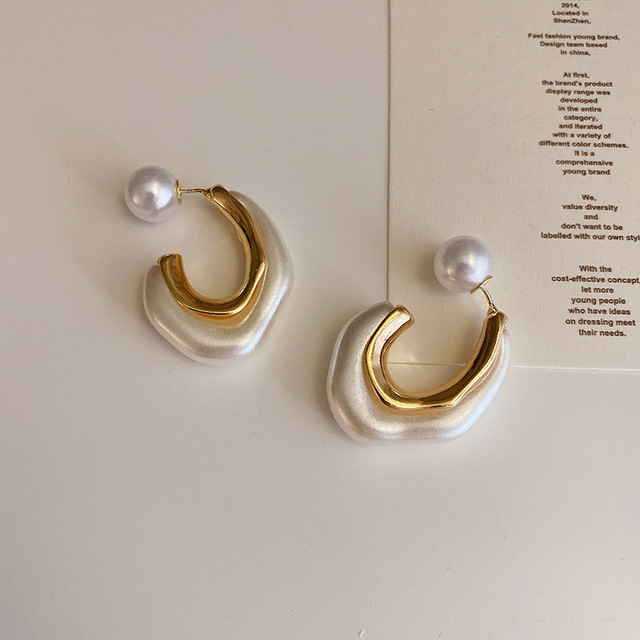 Irregular Pearl Earrings & 925 Silver Needle & Gold PlatingSilver needle French Retro geometry Metal resin Earrings female the republic of korea temperament personality fashion Ear Studs Earrings Cold wind