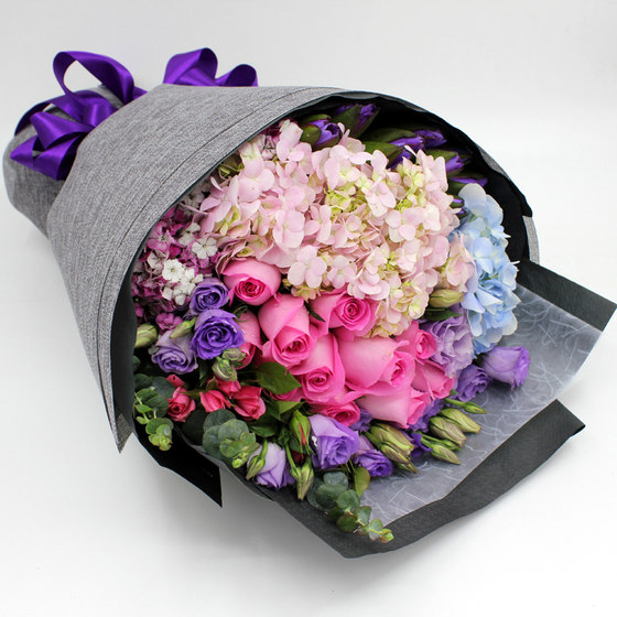 Mix and match pink rose bouquets, carnations, birthdays, Beijing flower express, intra-city flower delivery, flower shop delivery within hours